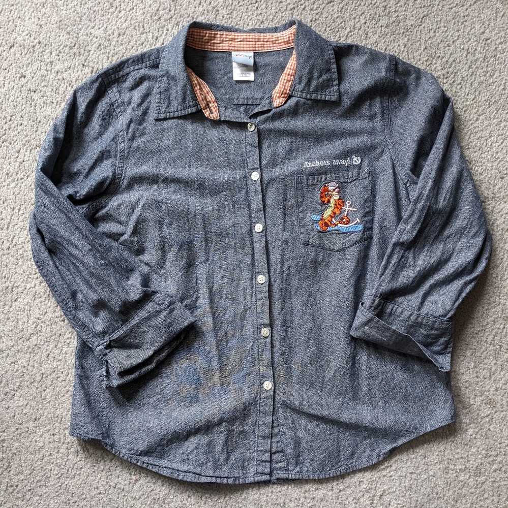 Disney Top Women's L Button Up Winnie The Pooh Tigger Embroidered Cruise Travel